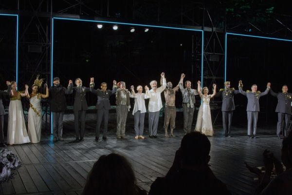 Photo Coverage: THE TEMPEST Cast Takes Opening Night Bows in Central Park! — photo 9 of 36