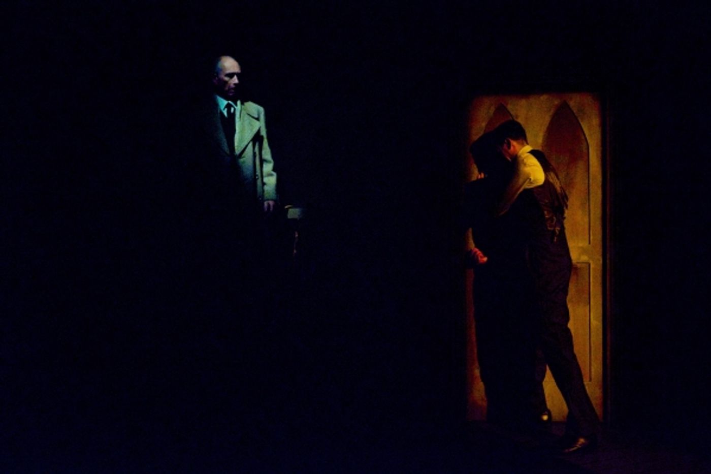 Photo Flash: First Look at THE WOMAN IN BLACK at the SJT, Scarborough Photo Flash: First Look at THE WOMAN IN BLACK at the SJT, Scarborough Image