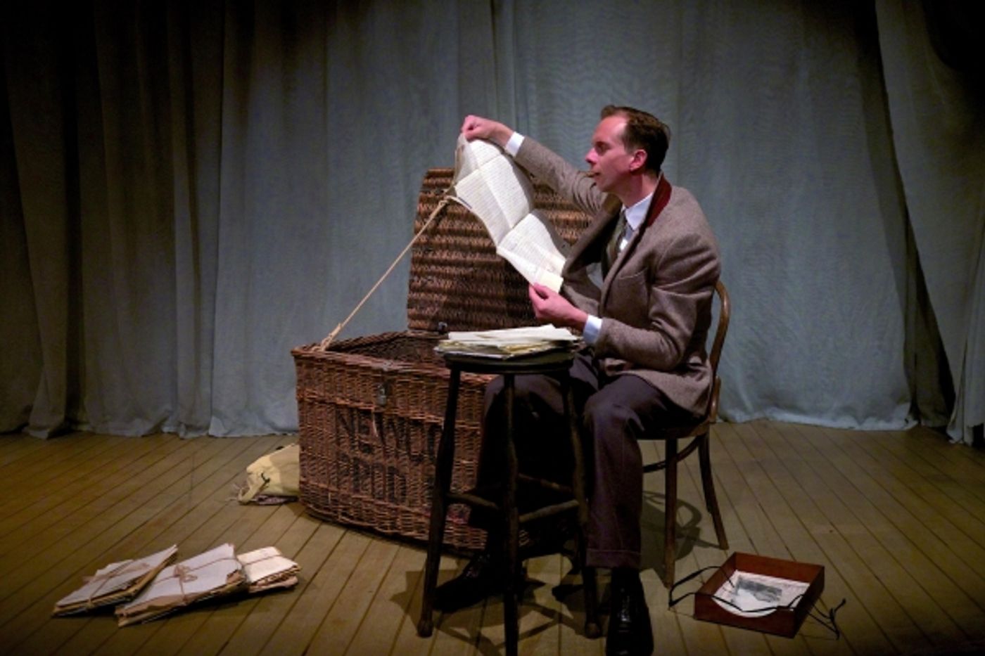 Photo Flash: First Look at THE WOMAN IN BLACK at the SJT, Scarborough Photo Flash: First Look at THE WOMAN IN BLACK at the SJT, Scarborough Image