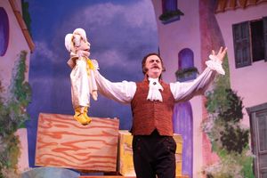 Puppeteer Stromboli (Shaun-Michael Morse) has an operatic flair. @ BroadwayWorld Puppeteer Stromboli (Shaun-Michael Morse) has an operatic flair. Photo