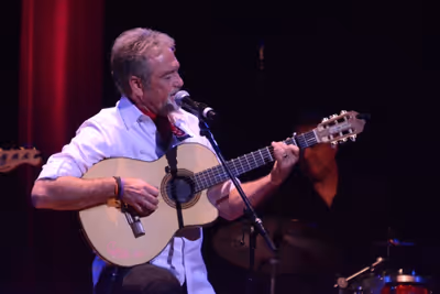 Larry Gatlin Photo