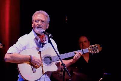 Larry Gatlin Photo
