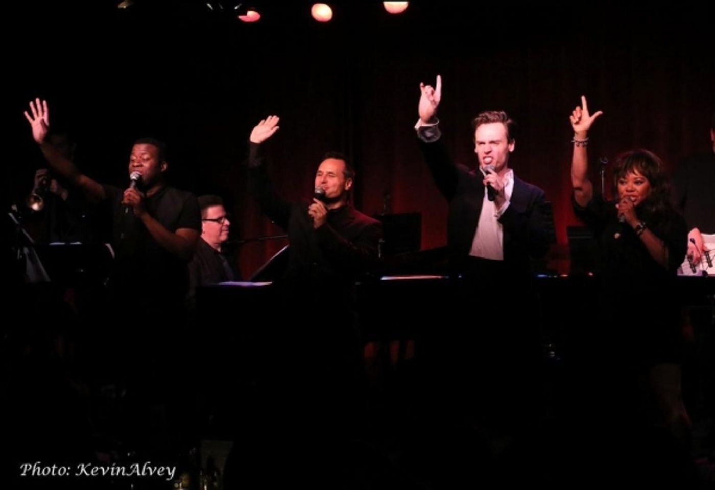 Photo Flash: JERSEY BOYS' Erich Bergen Returns to Birdland  Image