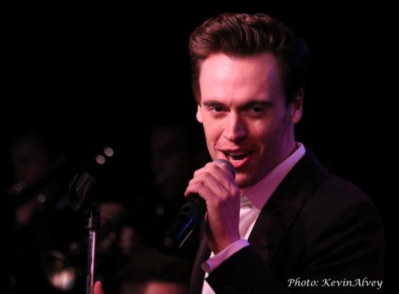 Photo Flash: JERSEY BOYS' Erich Bergen Returns to Birdland  Image