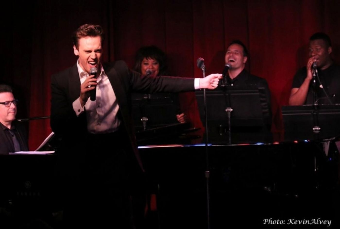 Photo Flash: JERSEY BOYS' Erich Bergen Returns to Birdland  Image