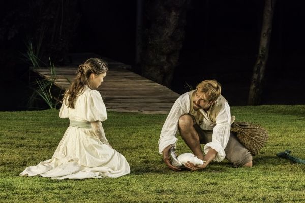 Sabrina Bartlett and Alex Robertson Photo