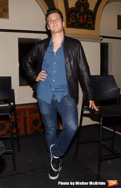 Jonathan Groff Photo