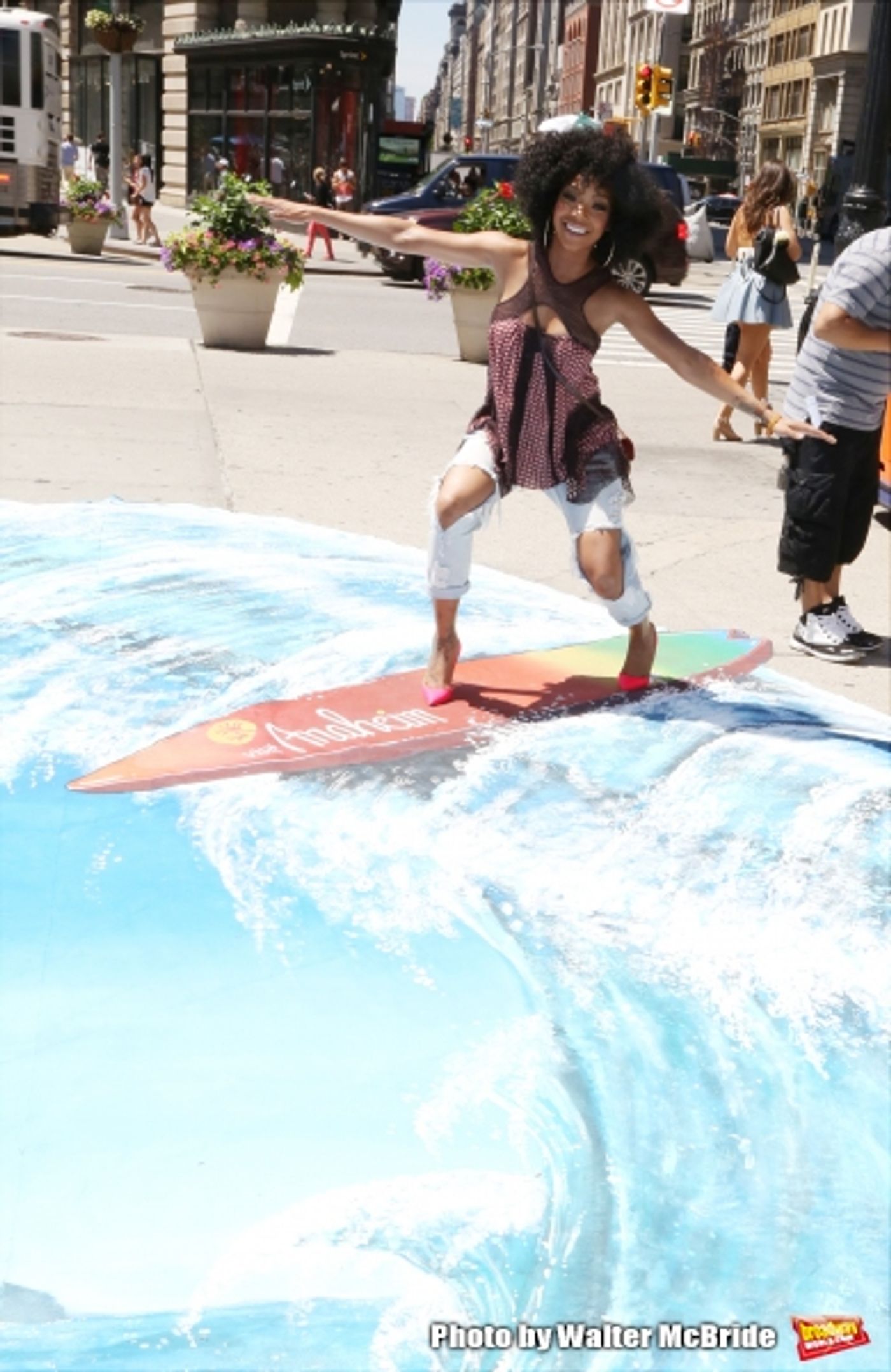 Photo Coverage: Brandy Norwood, Nate Berkus and More Help Bring Anaheim to the Big Apple  Image