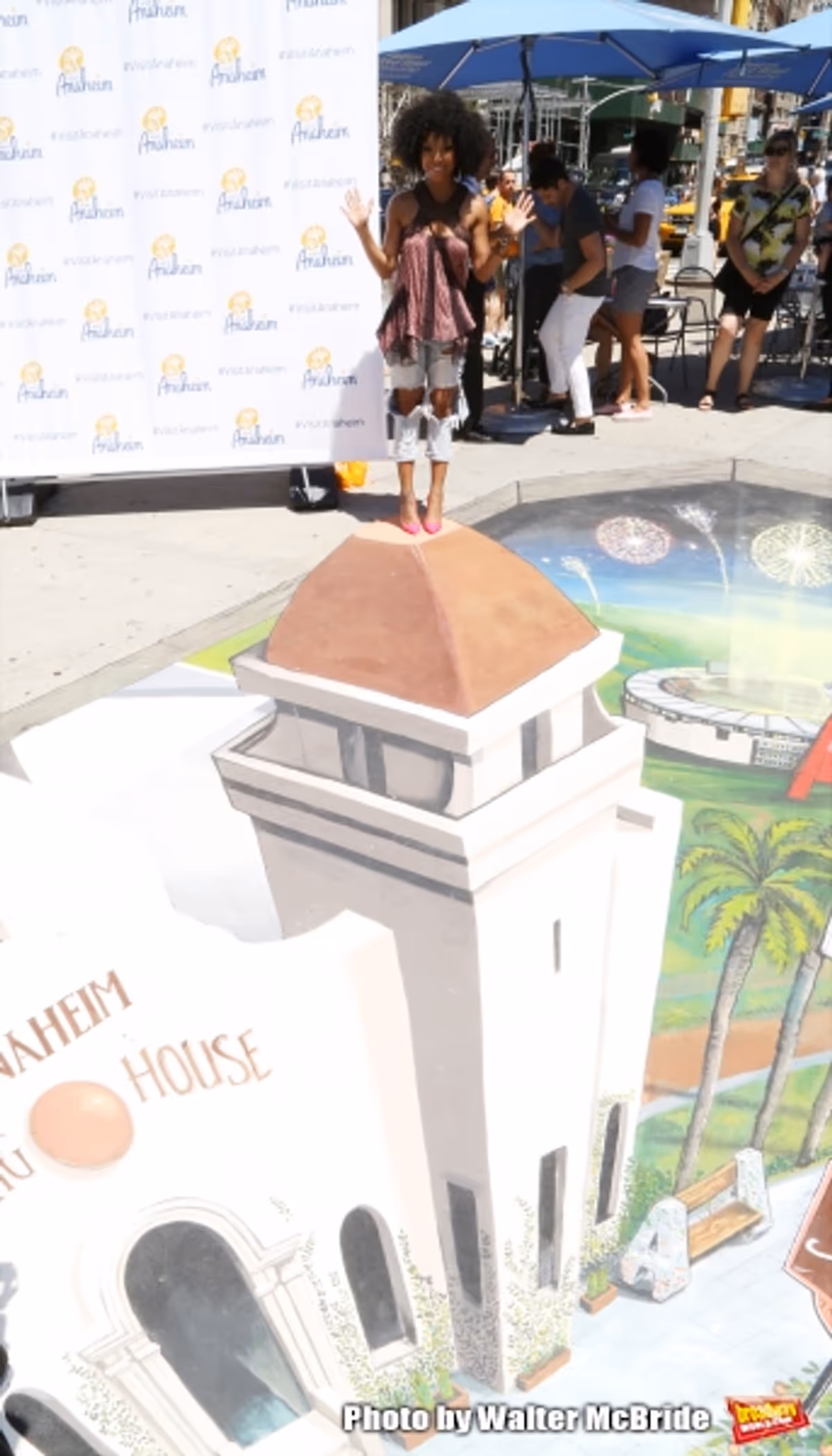Brandy Norwood at Brandy Norwood, Nate Berkus and More Help Bring Anaheim to the Big Apple