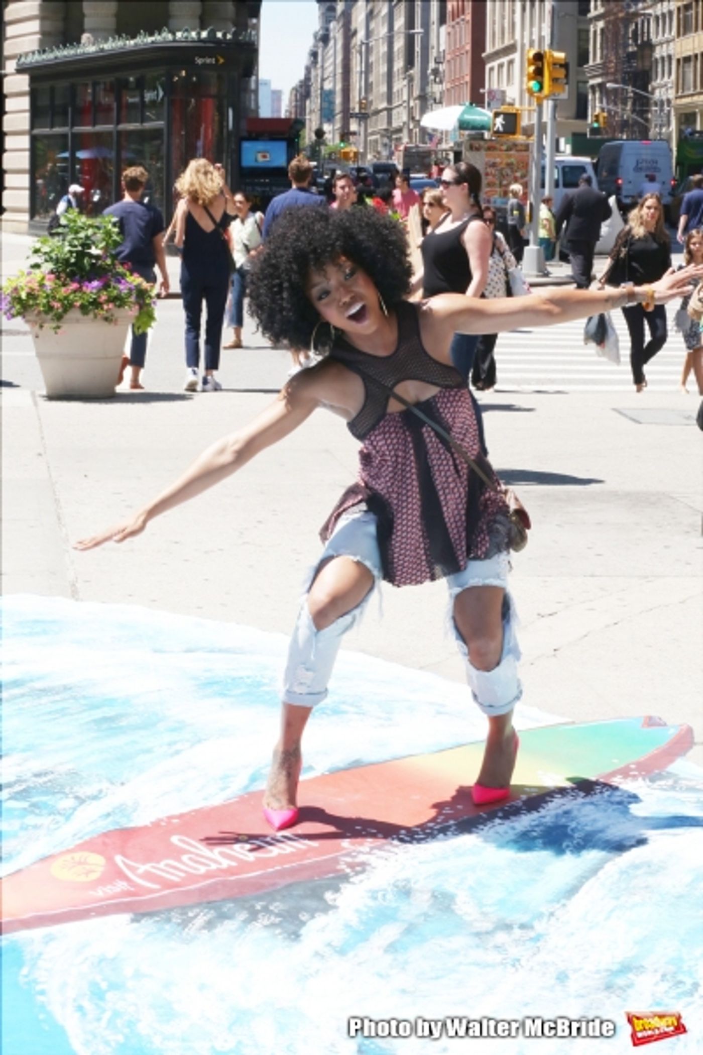 Photo Coverage: Brandy Norwood, Nate Berkus and More Help Bring Anaheim to the Big Apple  Image