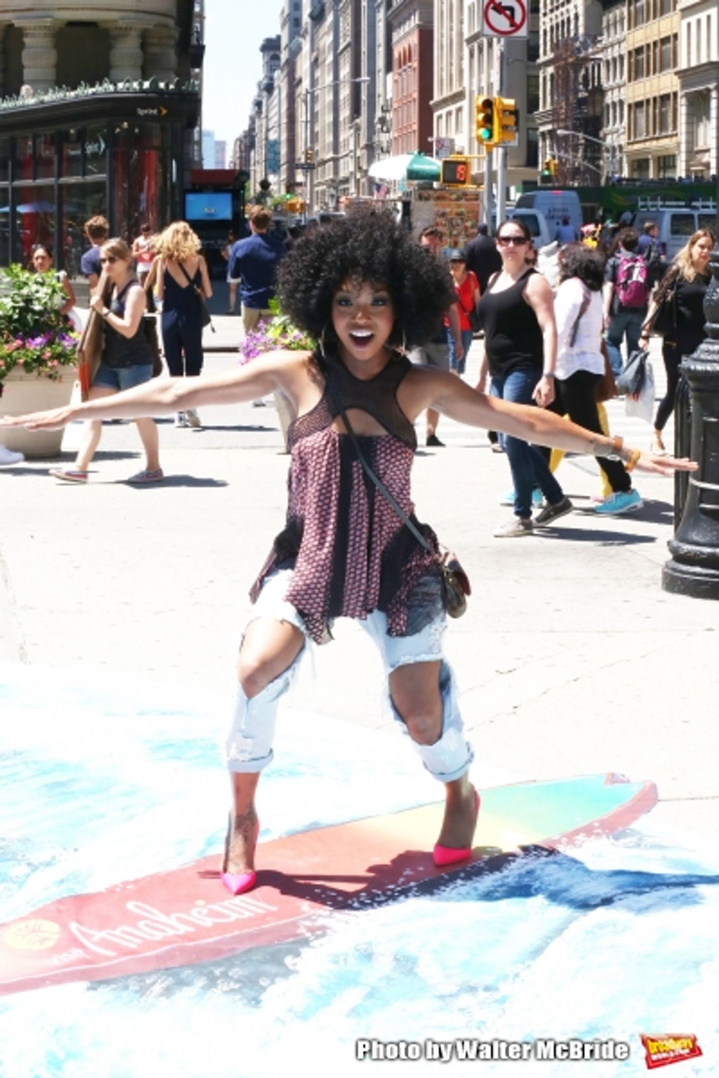 Photo Coverage: Brandy Norwood, Nate Berkus and More Help Bring Anaheim to the Big Apple  Image