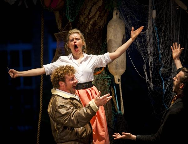 Sir Toby (Robert Maskell), Maria (Anne-Marie Piazza), Feste (Nick Howard-Brown) Photo