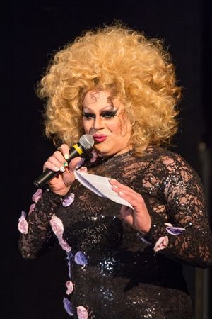 Host Nina West Photo
