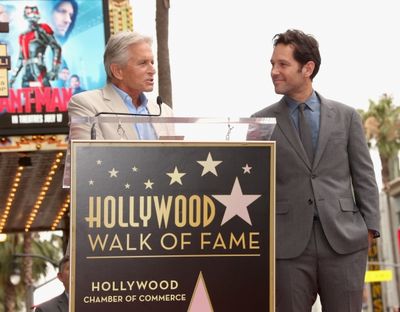 Michael Douglas honors actor Paul Rudd Photo