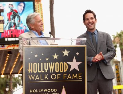 Michael Douglas honors actor Paul Rudd Photo