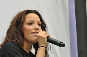 Caroline Bowman @ BroadwayWorld Caroline Bowman Photo