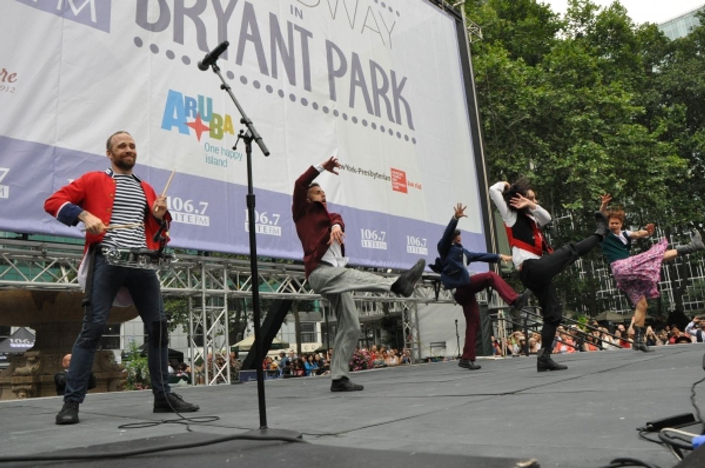 Photo Coverage: BROADWAY IN BRYANT PARK 2015 Kicks Off with WICKED, IT SHOULDA BEEN YOU & More! Image