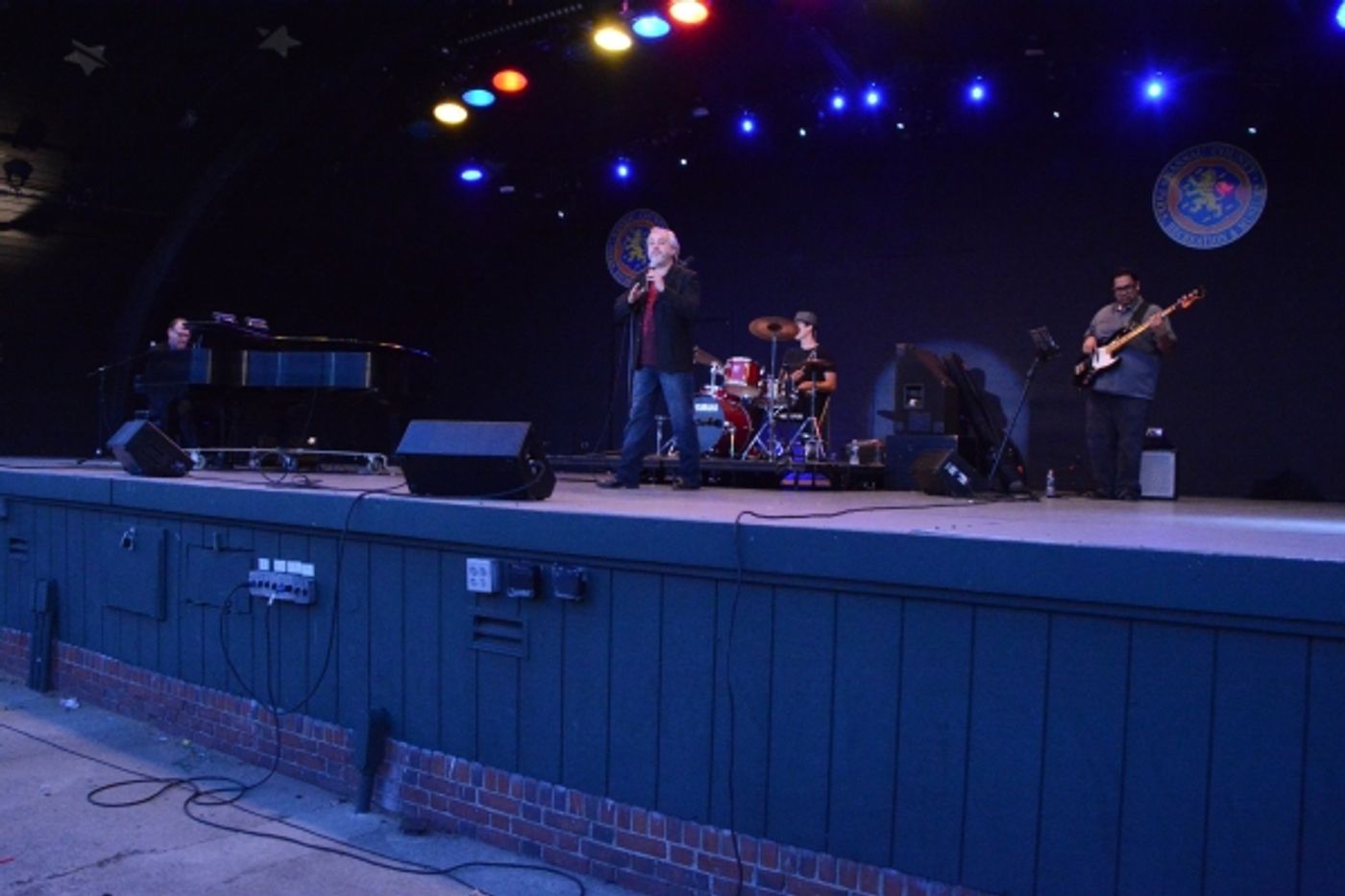 Photo Coverage: Neil Berg's 100 YEARS OF BROADWAY Plays Eisenhower Park Photo Coverage: Neil Berg's 100 YEARS OF BROADWAY Plays Eisenhower Park Image