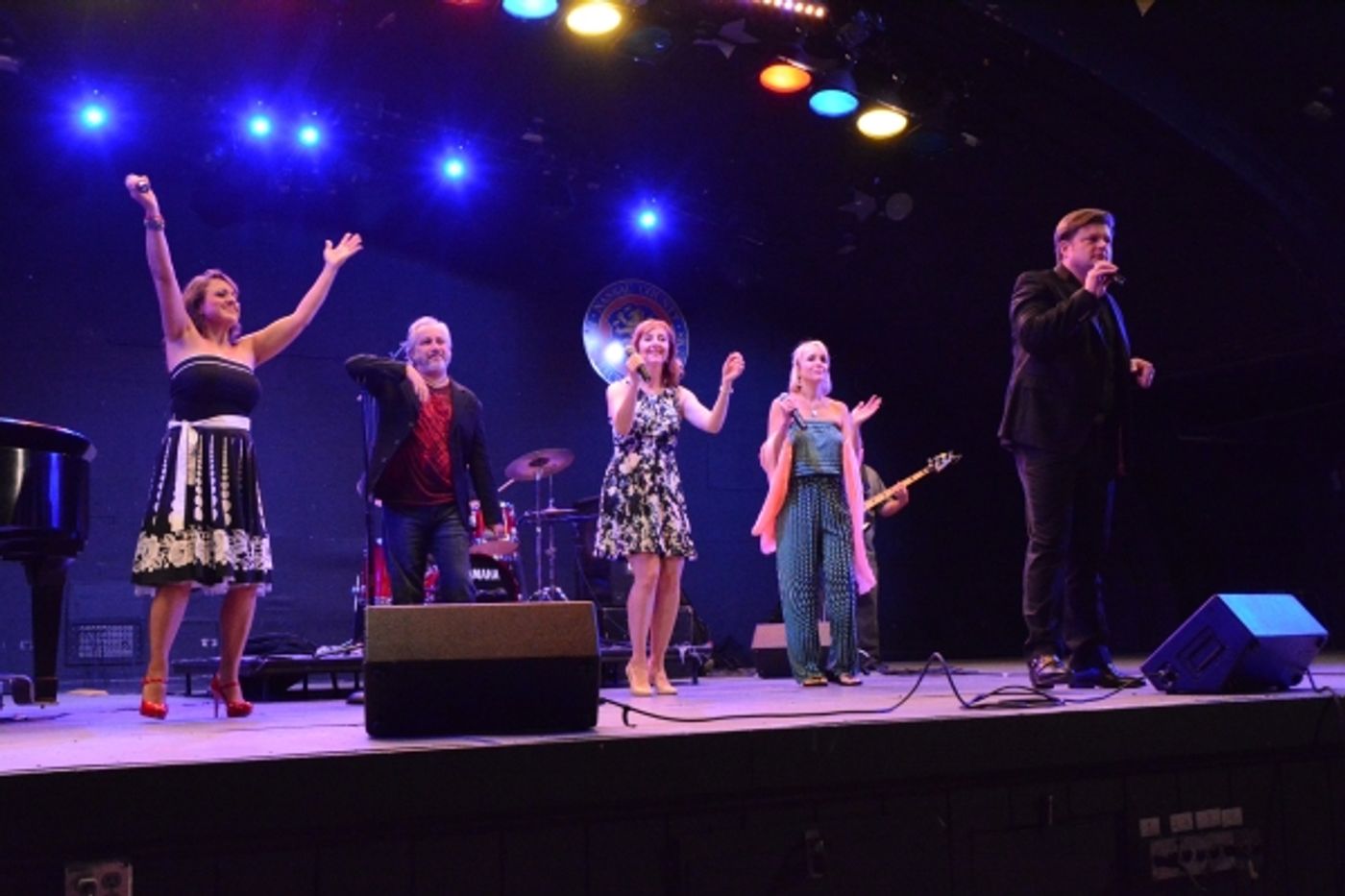 Photo Coverage: Neil Berg's 100 YEARS OF BROADWAY Plays Eisenhower Park Photo Coverage: Neil Berg's 100 YEARS OF BROADWAY Plays Eisenhower Park Image