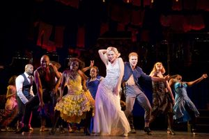 Sutton Foster & Cast Photo