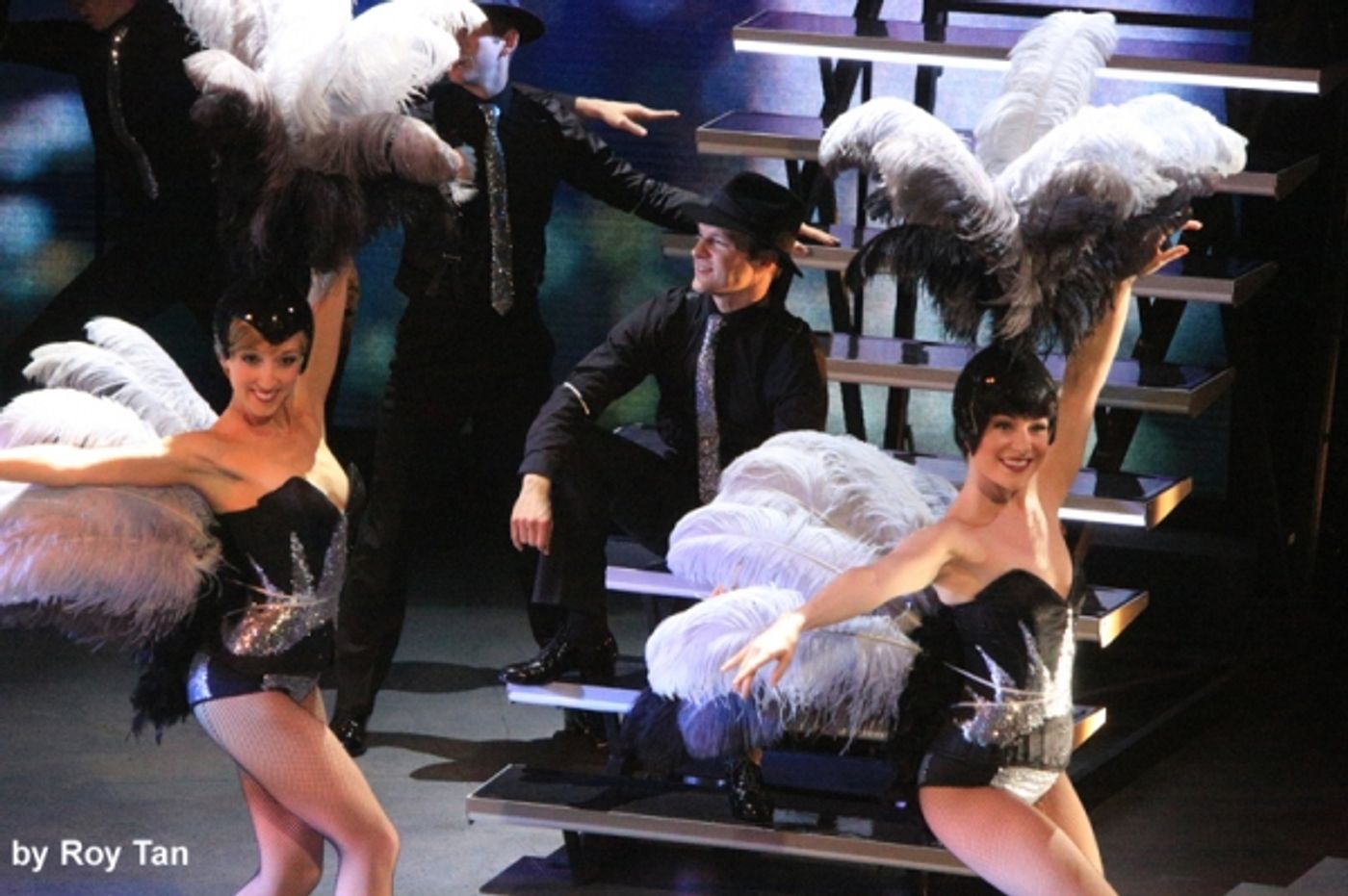 Photo Flash: First Look- SINATRA at London Palladium  Image