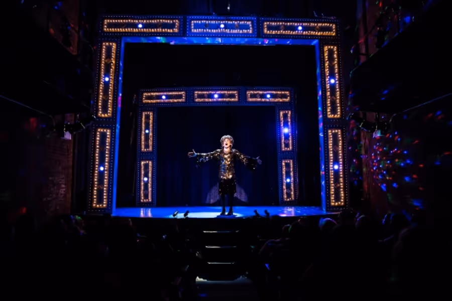 Photo Flash: First Look at MRS. SMITH'S BROADWAY CAT-TACULAR! Off-Broadway Image