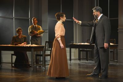 Theresa (Laura D''Andre) and Vincenzo (Zachary Prince) see Sarah (Megan McGinnis) fir Photo