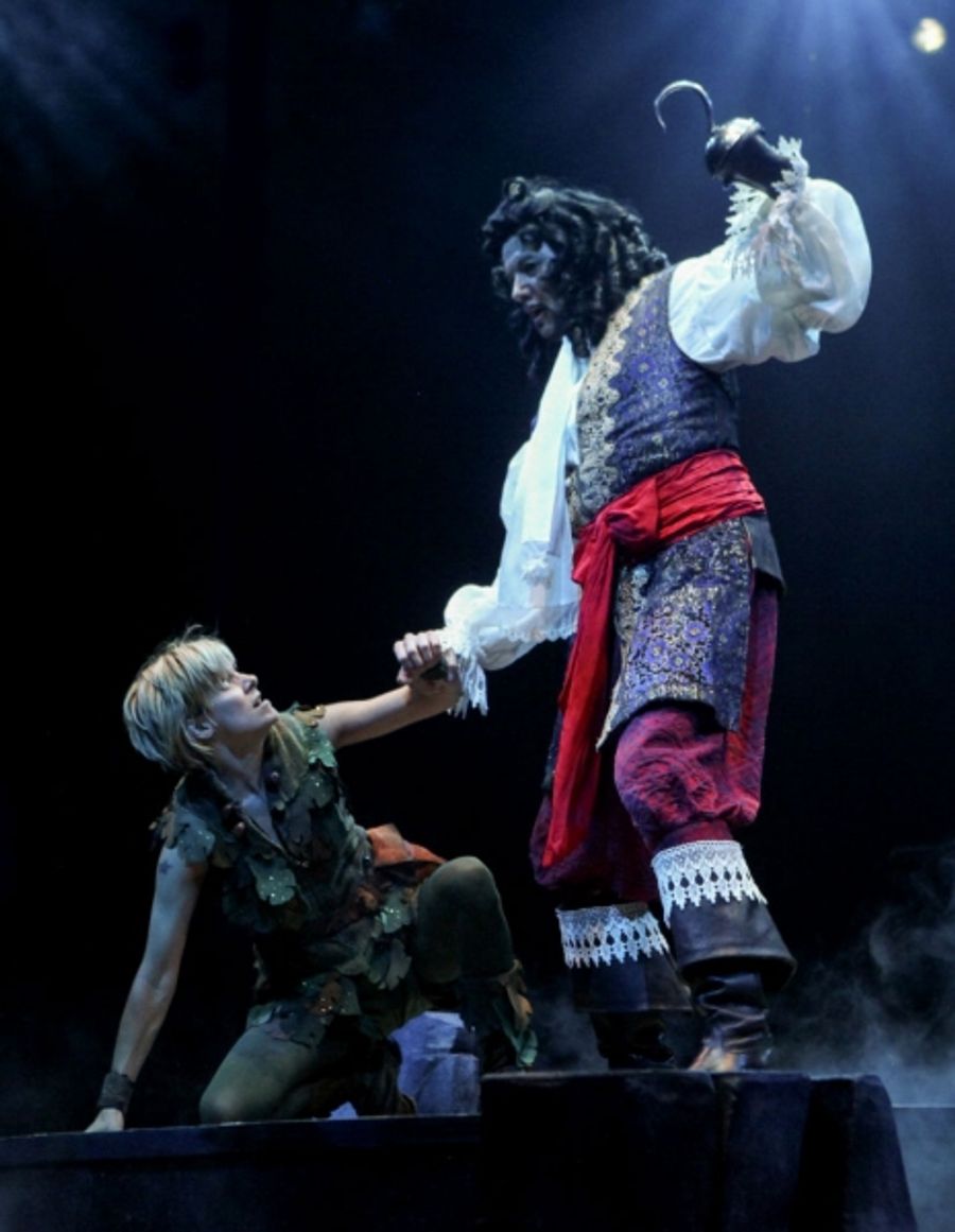 Photo Flash: First Look at Jenn Colella, Jennifer Hope Wills, Paul Schoeffler and More in PETER PAN at Music Circus Image