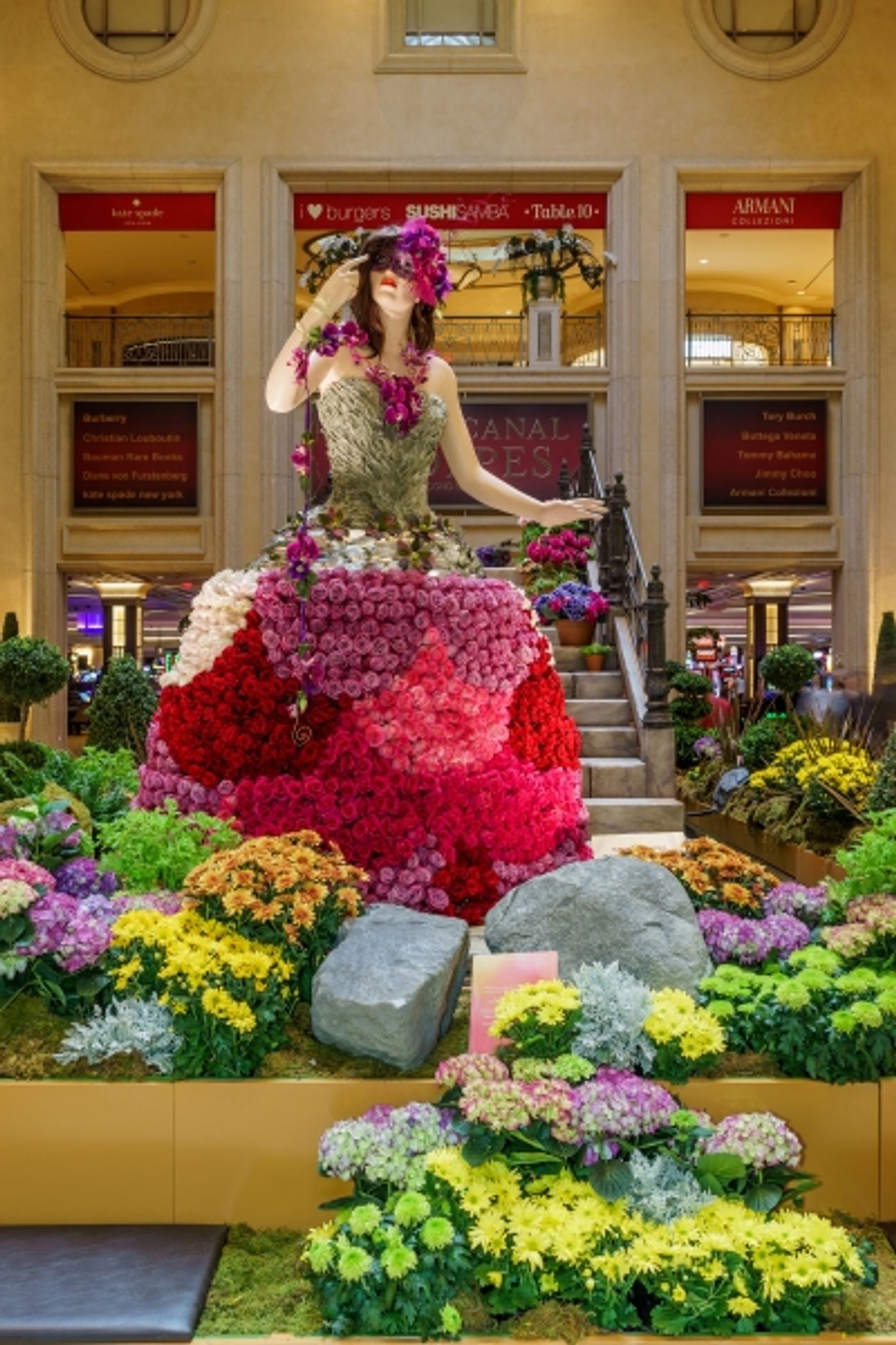 Photo Flash: Floral Display at The Palazzo Transforms for July's Hot Summer Nights Photo Flash: Floral Display at The Palazzo Transforms for July's Hot Summer Nights Image