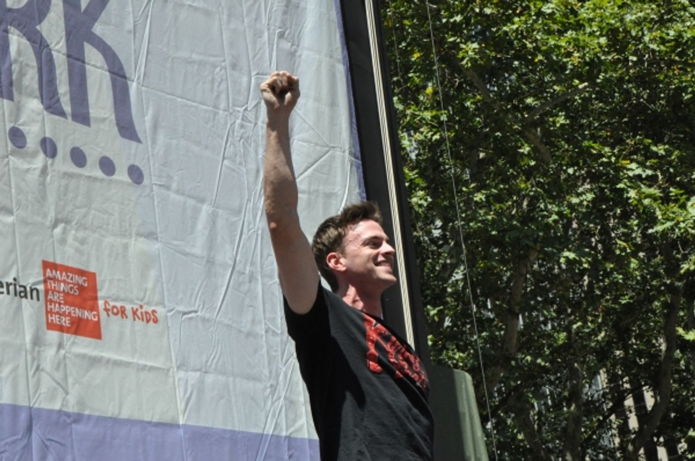 Photo Coverage: Casts of KINKY BOOTS, BEAUTIFUL, PHANTOM & More Perform in Bryant Park  Image