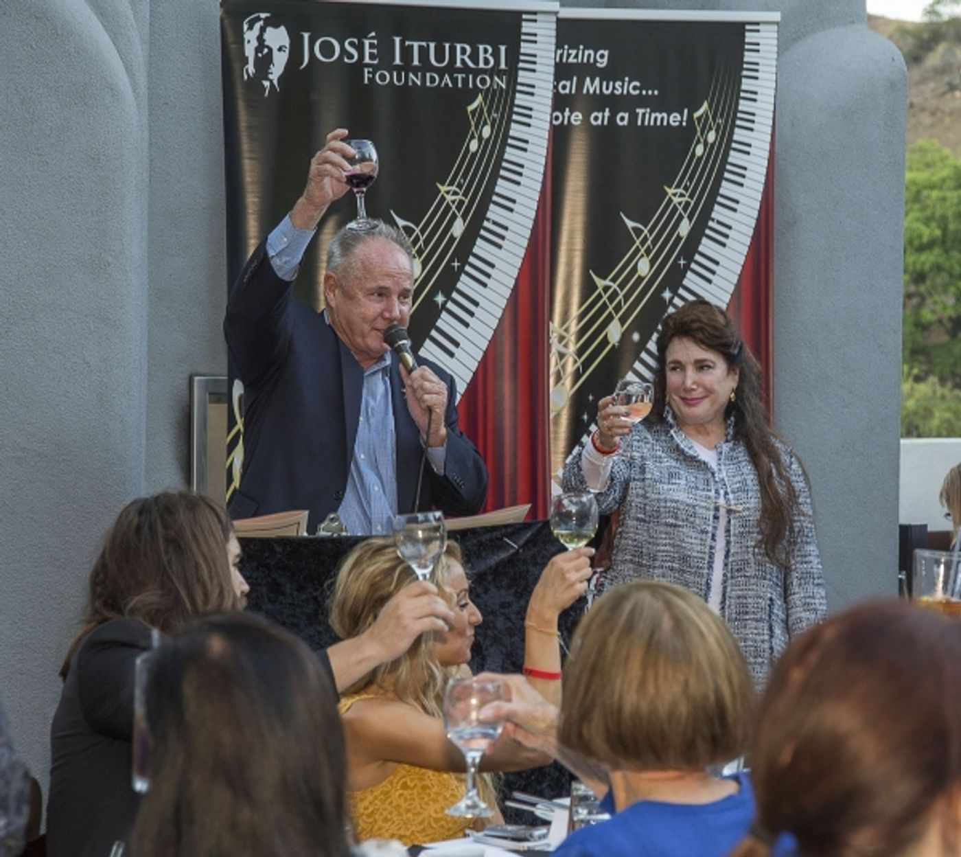 Photo Flash: Jose Iturbi Foundation Salutes Sinatra's 100th at the Hollywood Bowl  Image