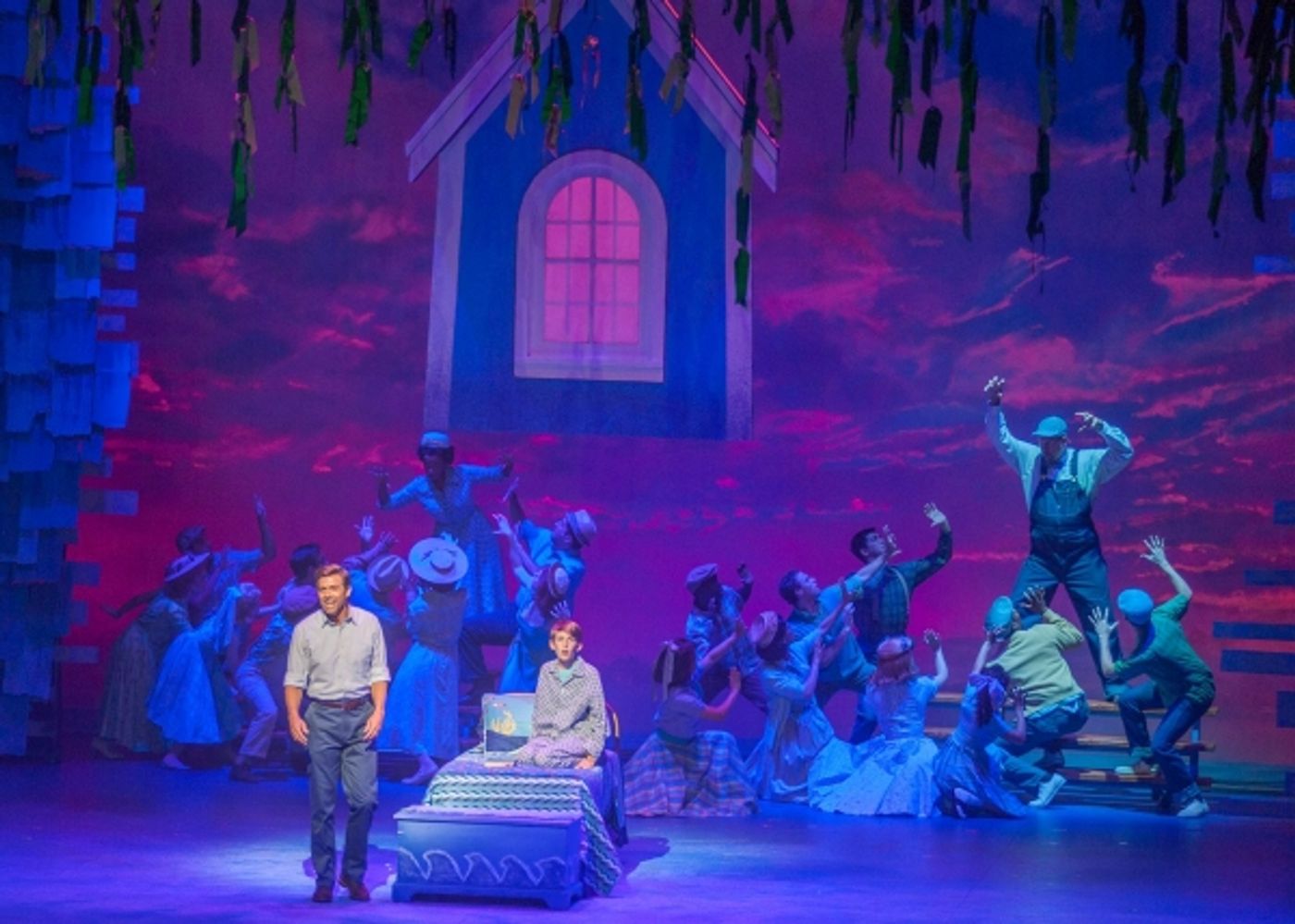 Photo Flash: First Look at David Elder, Emily Skinner and More in Lyric Theatre of Oklahoma's BIG FISH  Image