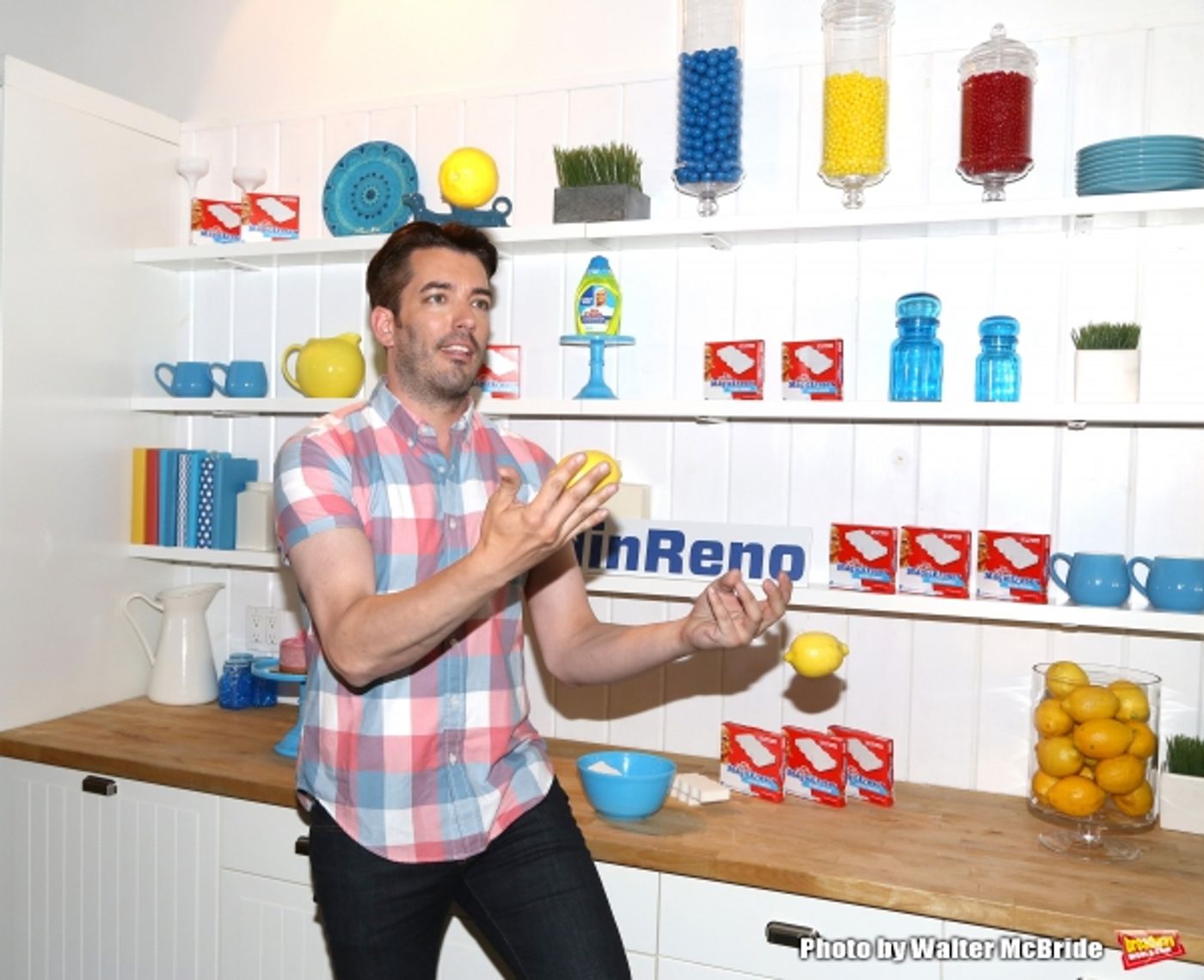Photo Coverage: #15MINRENO Ideas With Mr. Clean, Ashley Greene and Jonathan Scott Photo Coverage: #15MINRENO Ideas With Mr. Clean, Ashley Greene and Jonathan Scott Image