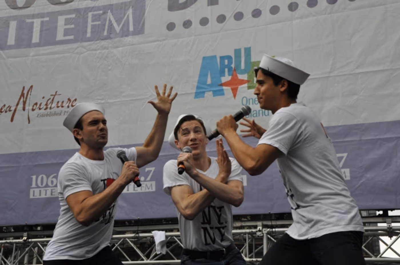 Photo Coverage: Casts of MATILDA, ON THE TOWN & More Perform in Bryant Park!  Image