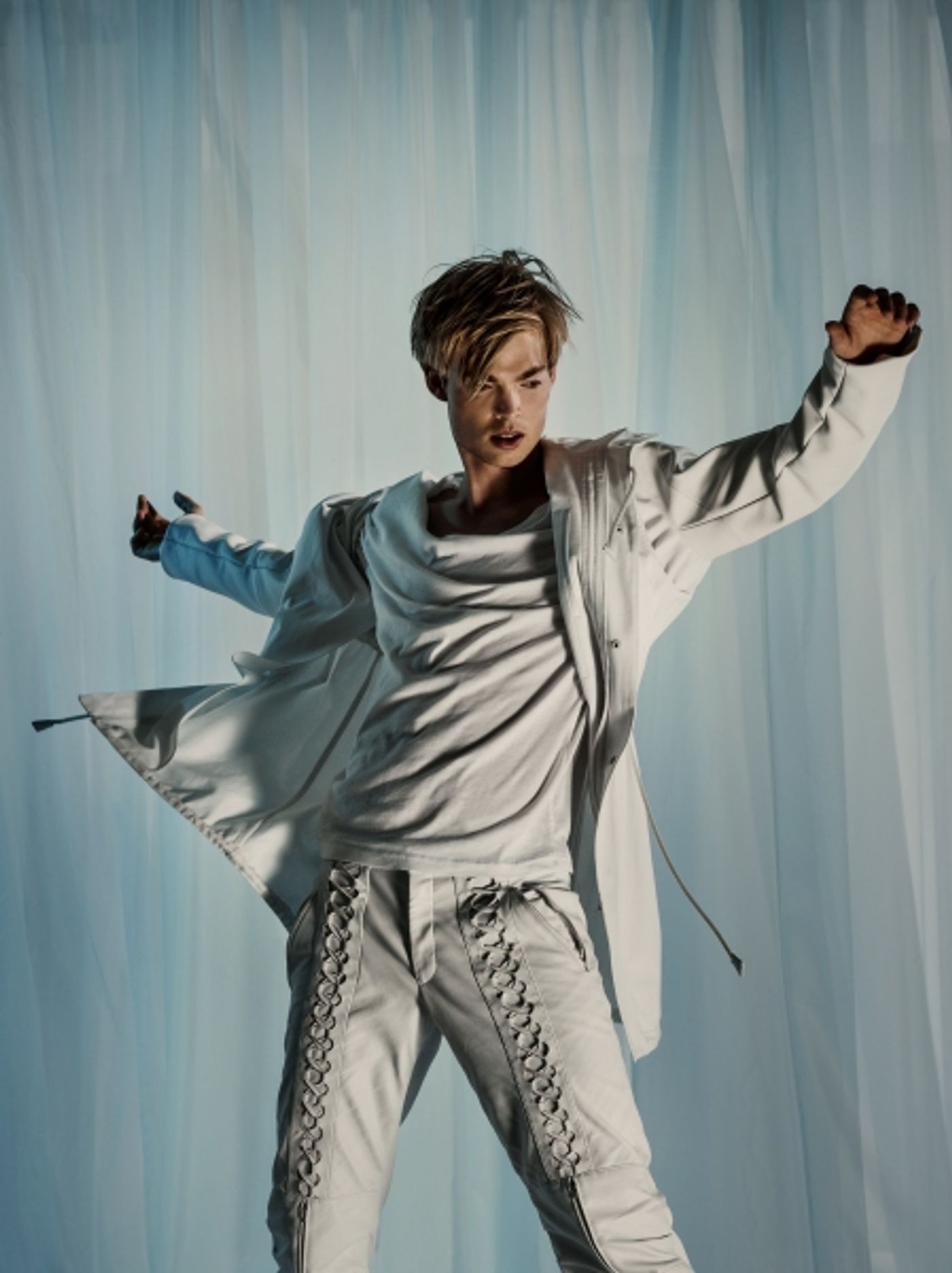 Photo Flash: Erste Bilder der Wiener Neuproduktion von MOZART Photo Flash: Erste Bilder der Wiener Neuproduktion von MOZART Image