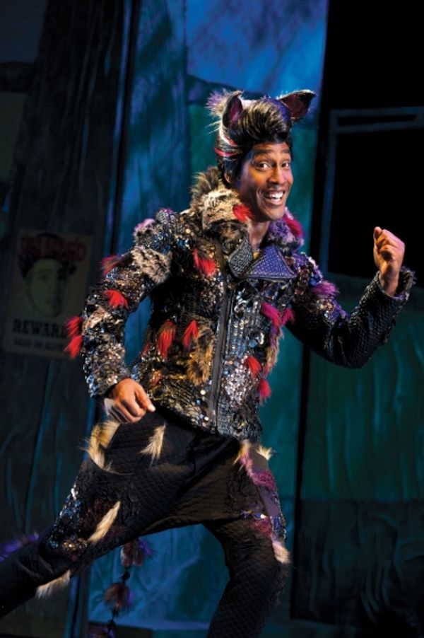 Simon Webbe as the Wolf Photo