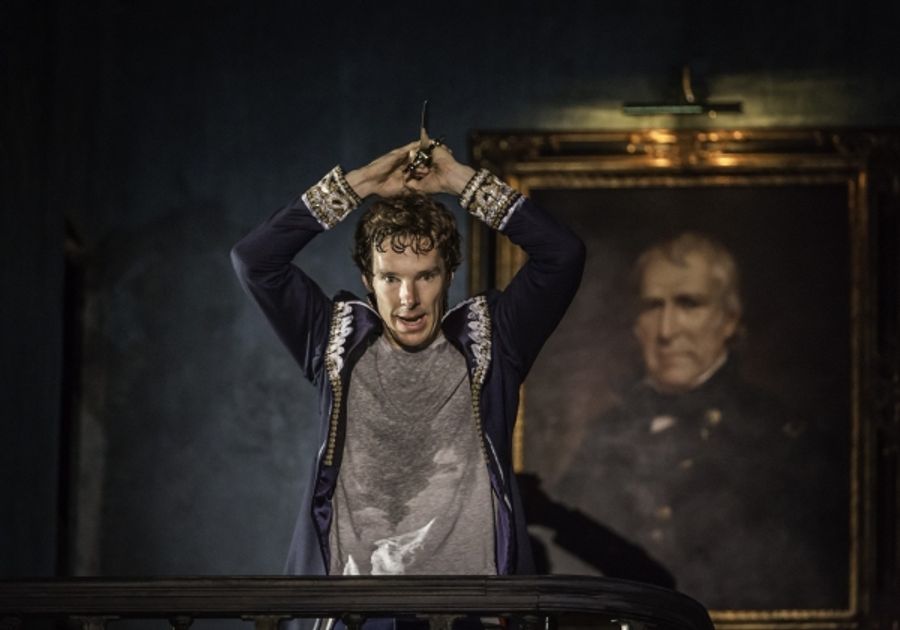 Photo Flash: First Look at Benedict Cumberbatch & More in Barbican Theatre's HAMLET Image