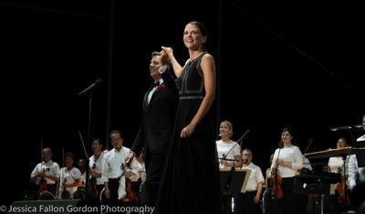 Steven Reineke and Sutton Foster Photo