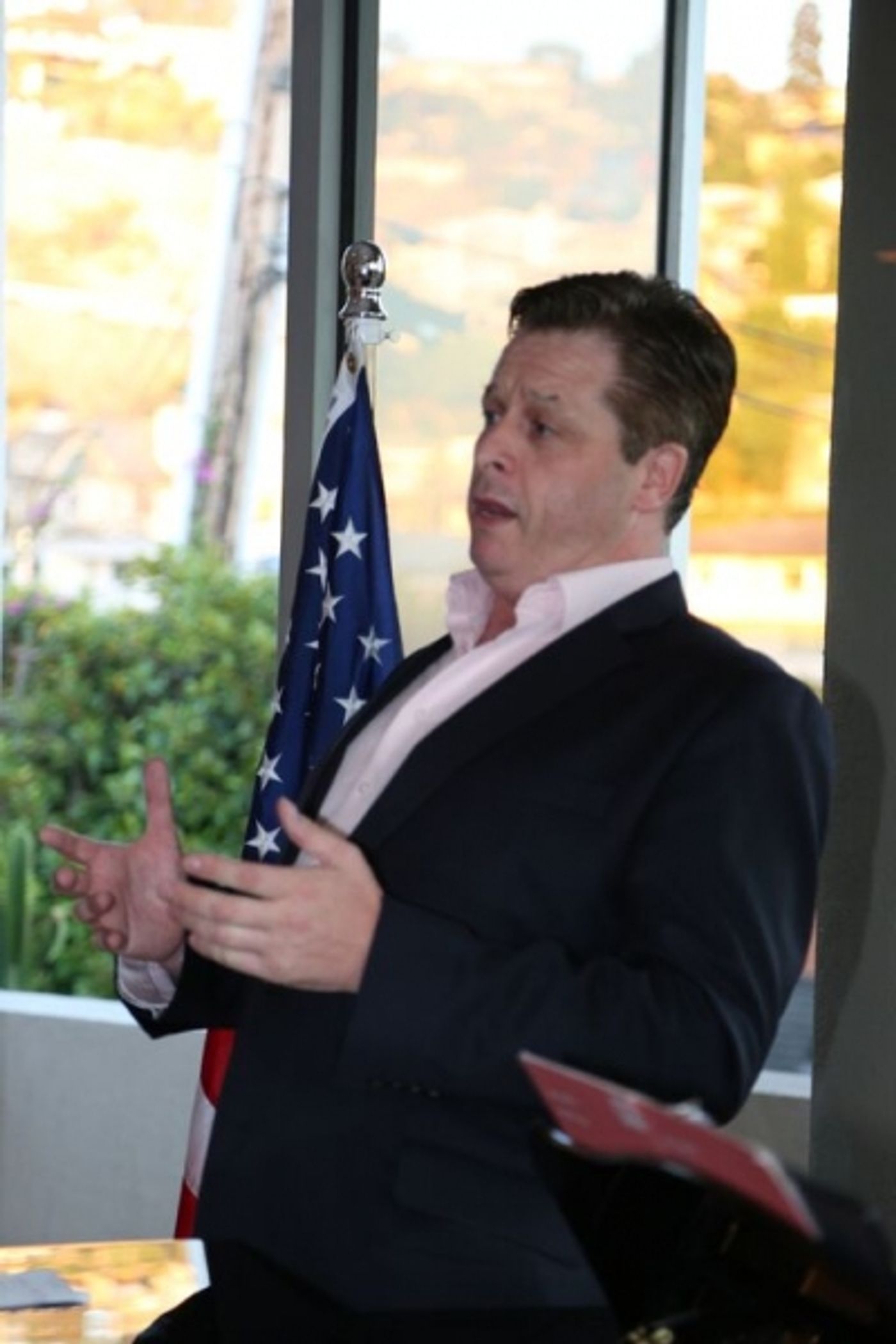 Photo Flash: Tenor Anthony Kearns Headlines Private Concert for Wells of Life Charity in California  Image