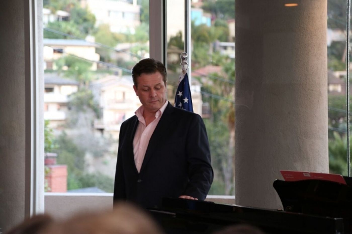 Photo Flash: Tenor Anthony Kearns Headlines Private Concert for Wells of Life Charity in California  Image