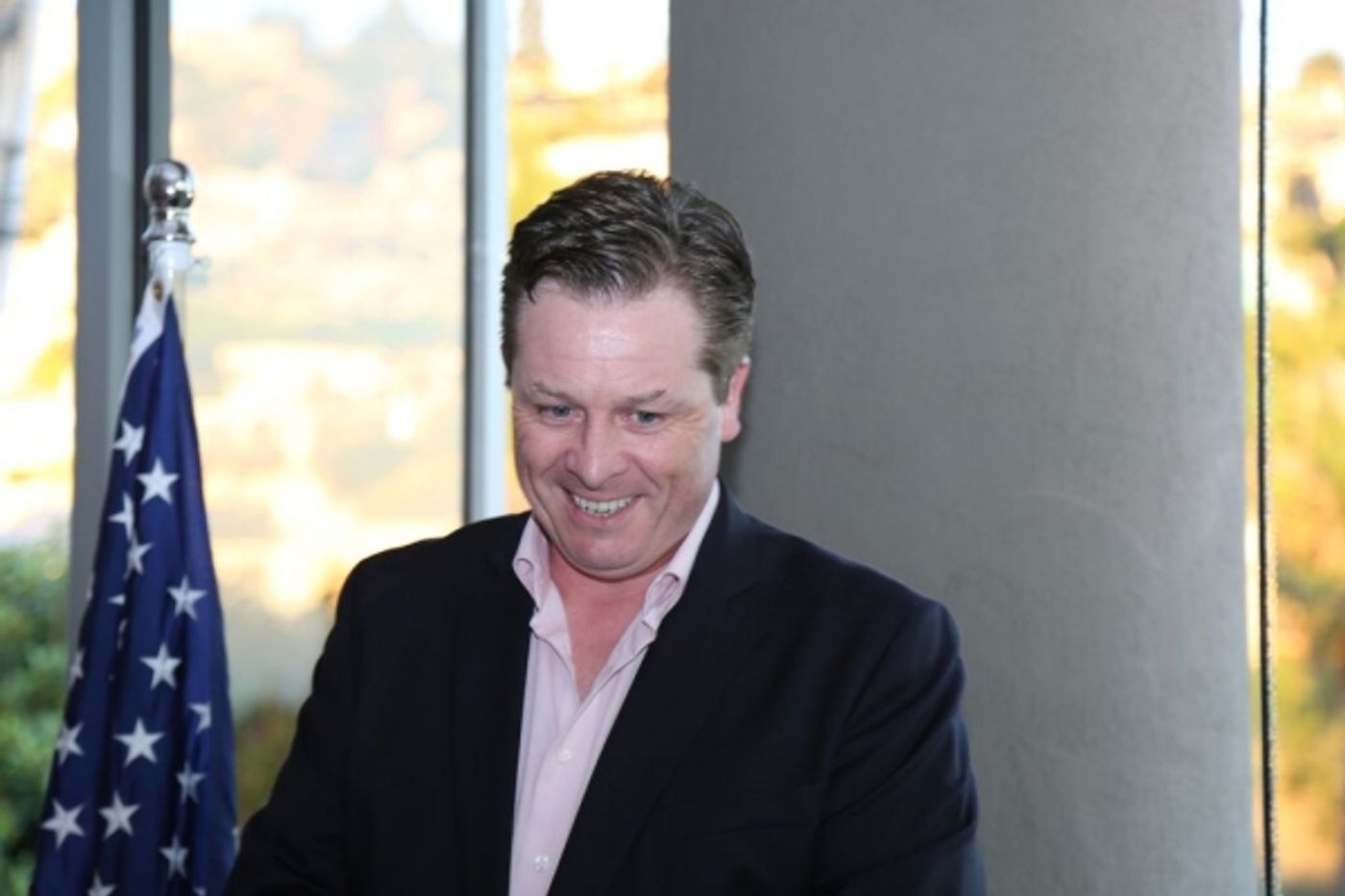 Photo Flash: Tenor Anthony Kearns Headlines Private Concert for Wells of Life Charity in California  Image