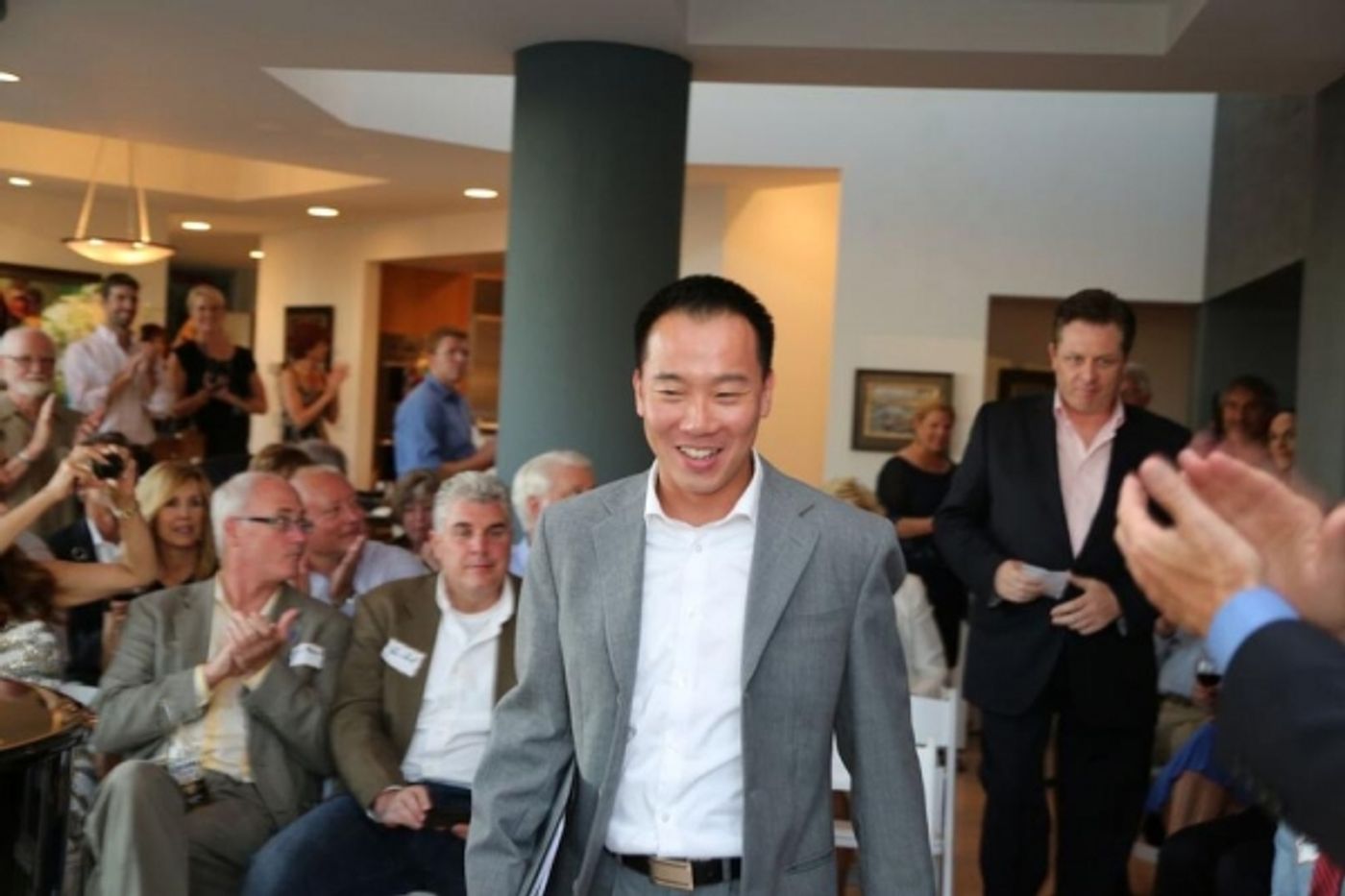 Photo Flash: Tenor Anthony Kearns Headlines Private Concert for Wells of Life Charity in California  Image