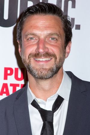 Raul Esparza @ BroadwayWorld Raul Esparza Photo