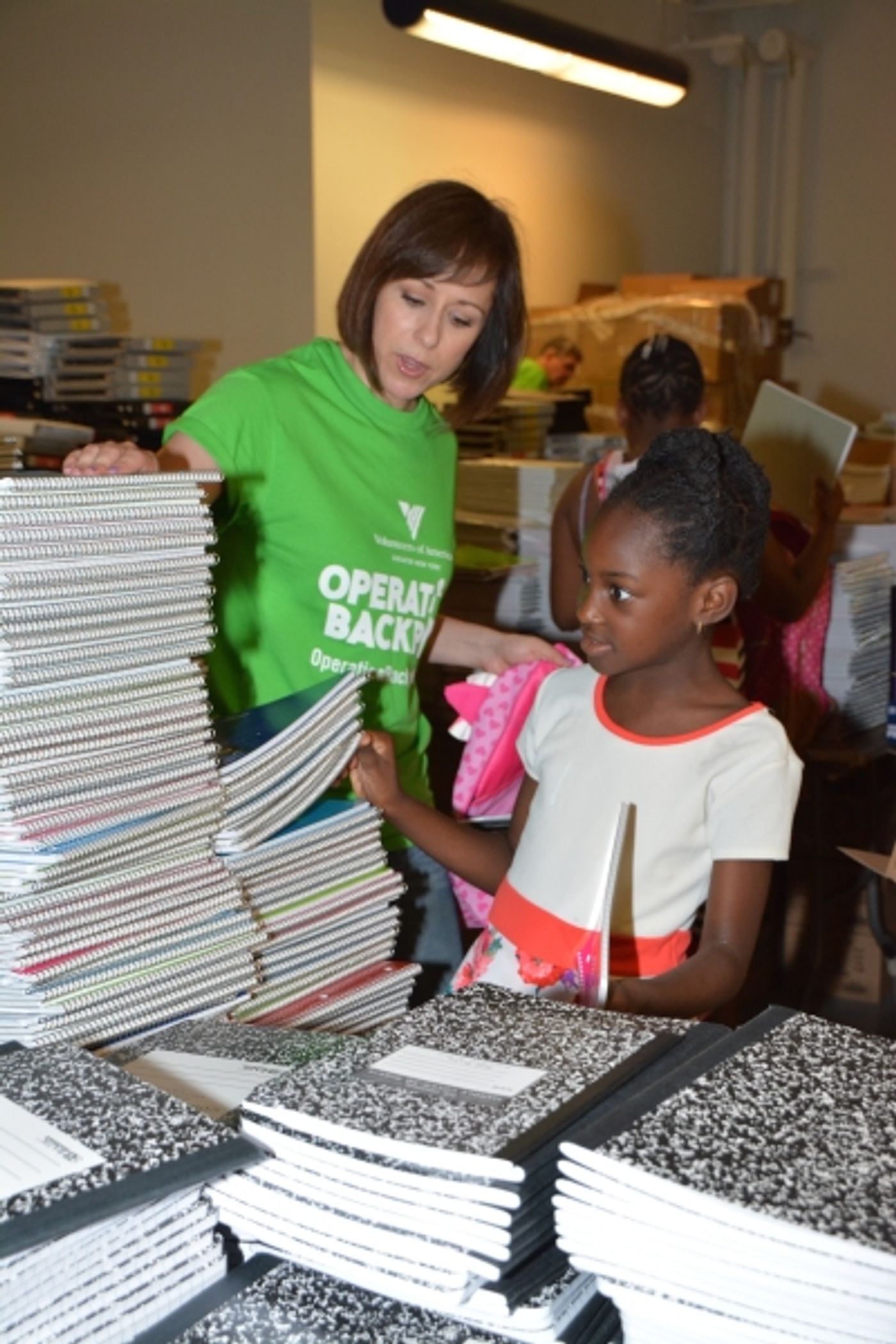 Photo Coverage: Paige Davis Teams with Volunteers of America for Operation Backpack 2015!  Image
