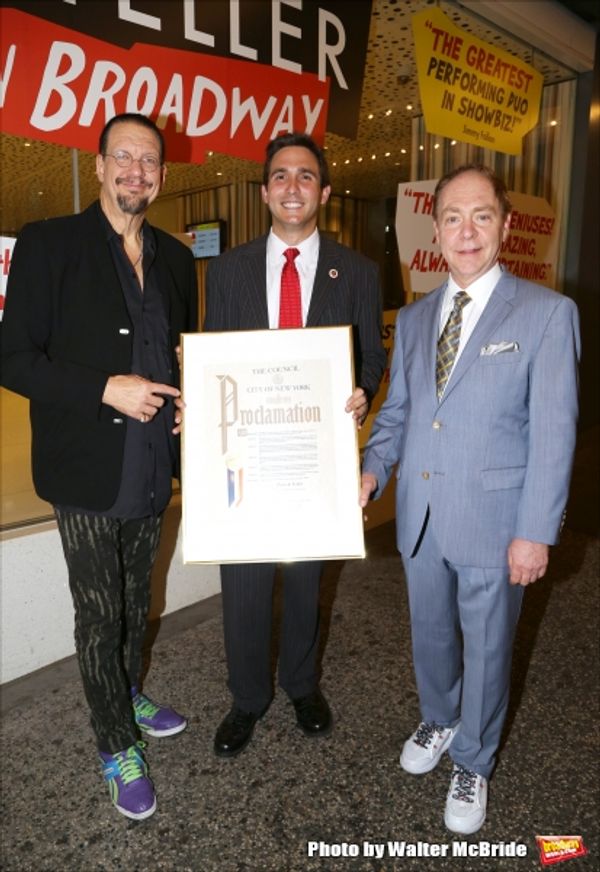 Penn &amp; Teller accept a proclamation from Ken Kallos Photo
