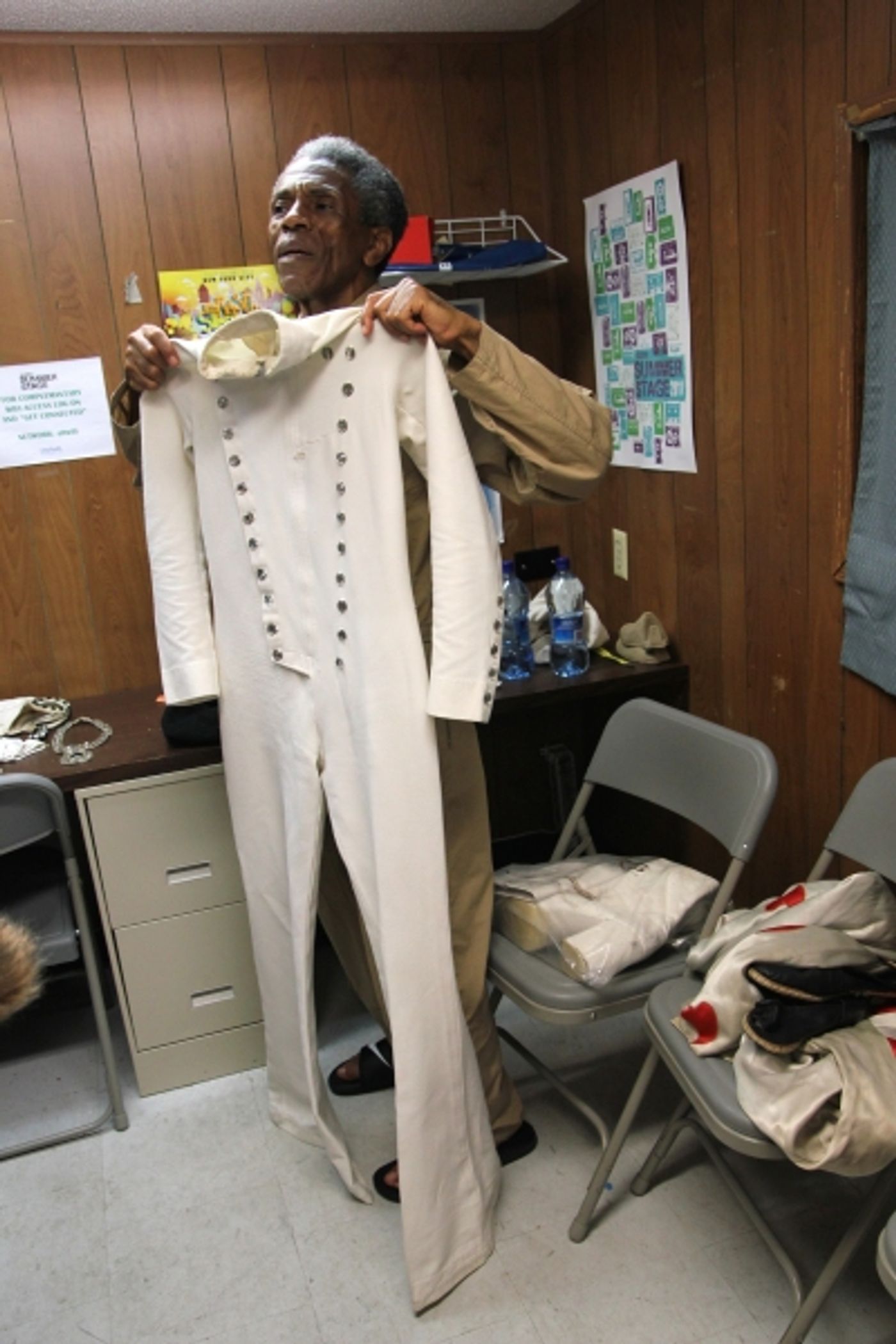 Photo Flash: Phylicia Rashad, Andre De Shields & More Original Cast Members from THE WIZ Reunite in Central Park! Image