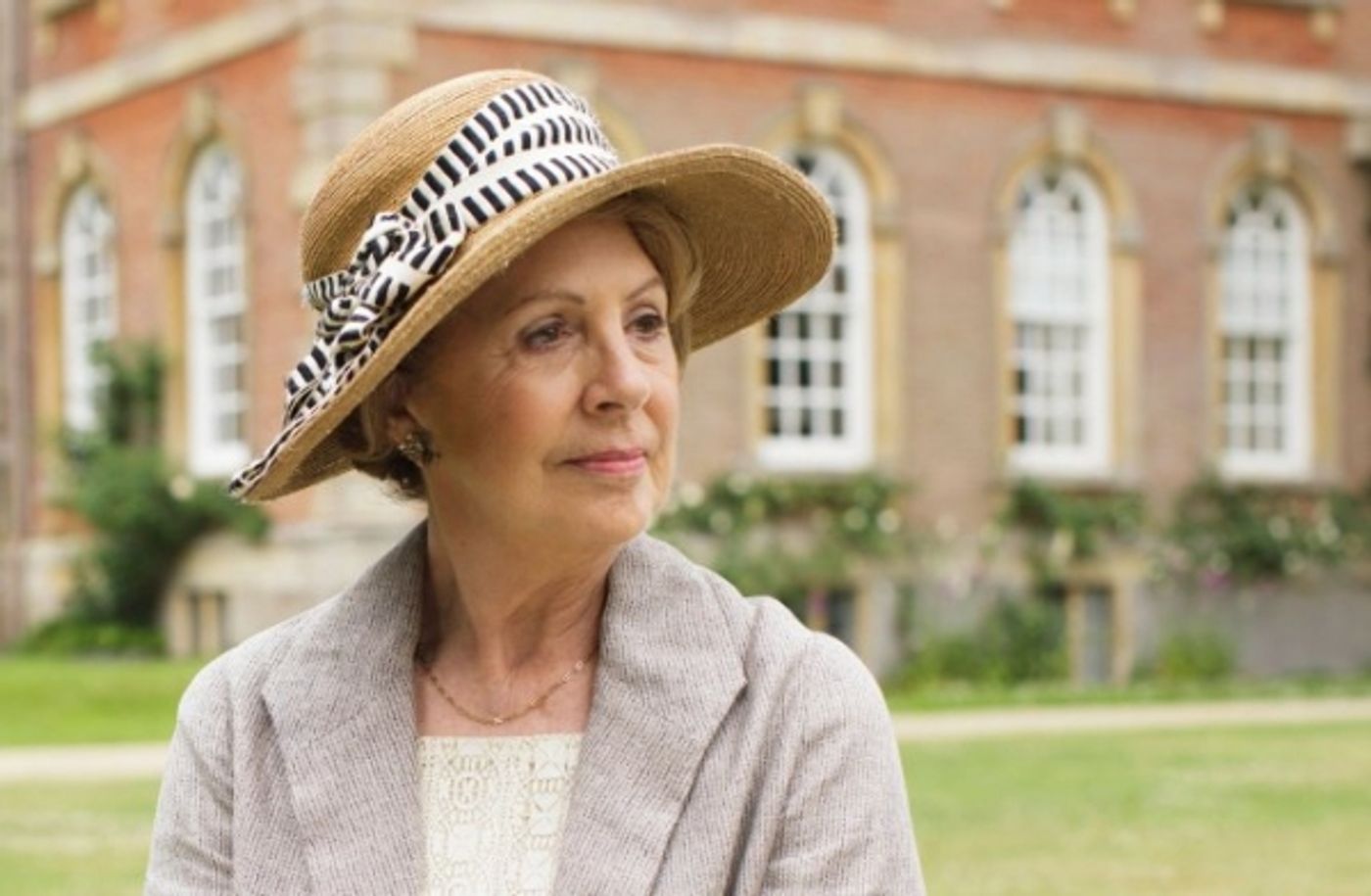 Photo Flash: First Look at DOWNTON ABBEY's Final Season  Image