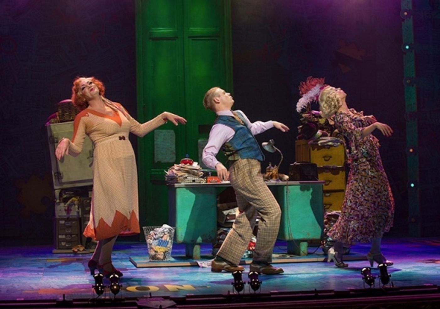 Photo Flash: ANNIE Gets a Makeover in Flashy UK Tour  Image