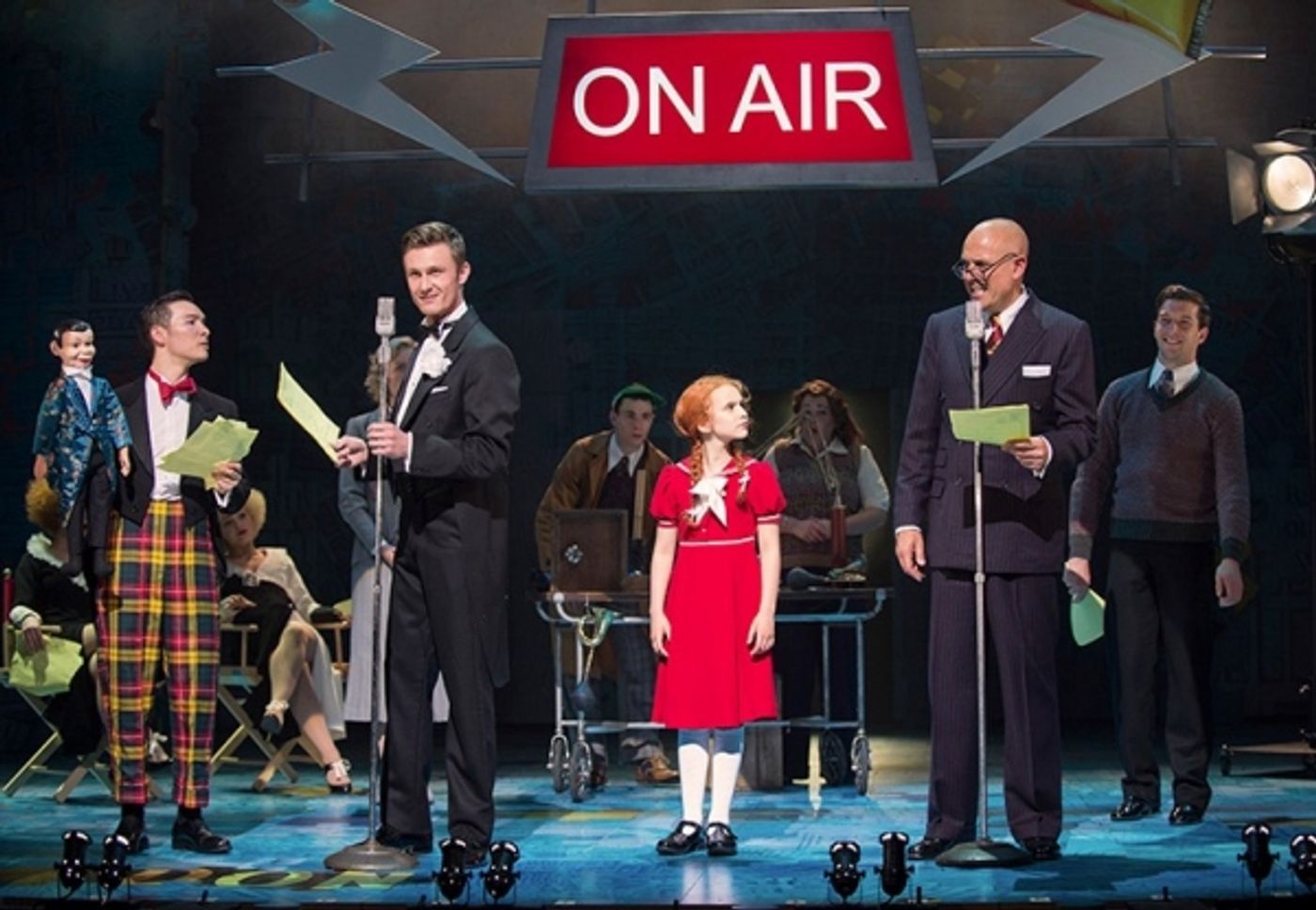 Photo Flash: ANNIE Gets a Makeover in Flashy UK Tour  Image