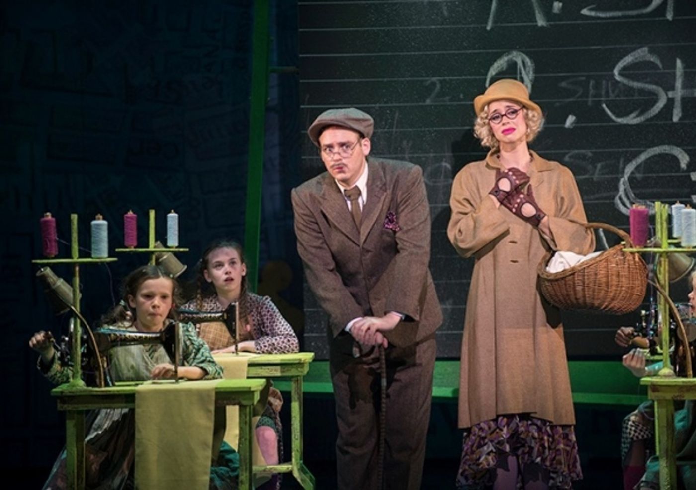 Photo Flash: ANNIE Gets a Makeover in Flashy UK Tour  Image